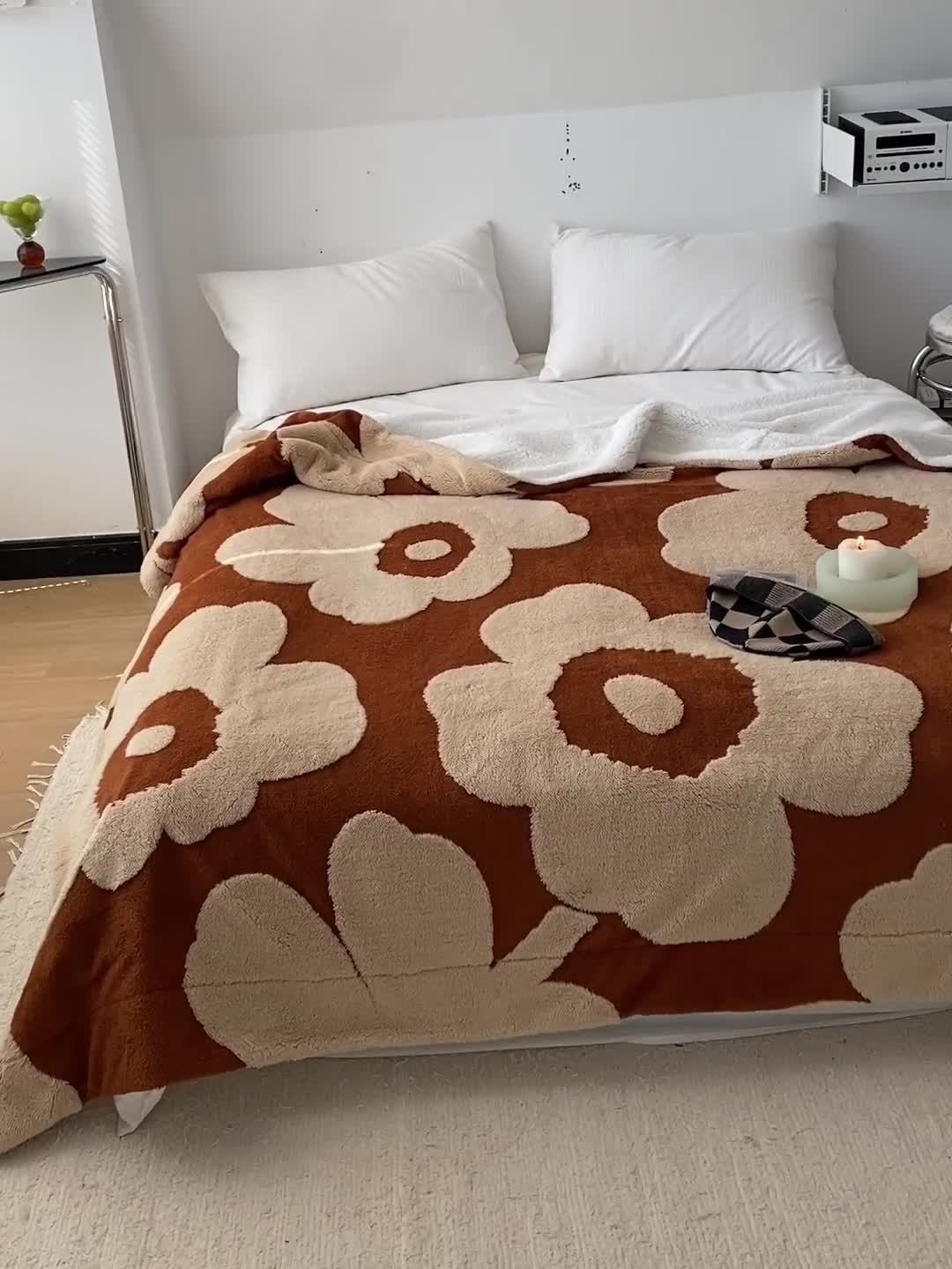 91家纺网 家纺一手货源 找家纺 安莱生活 2023新品专版锦芙绒太阳花毛毯 复古焦糖