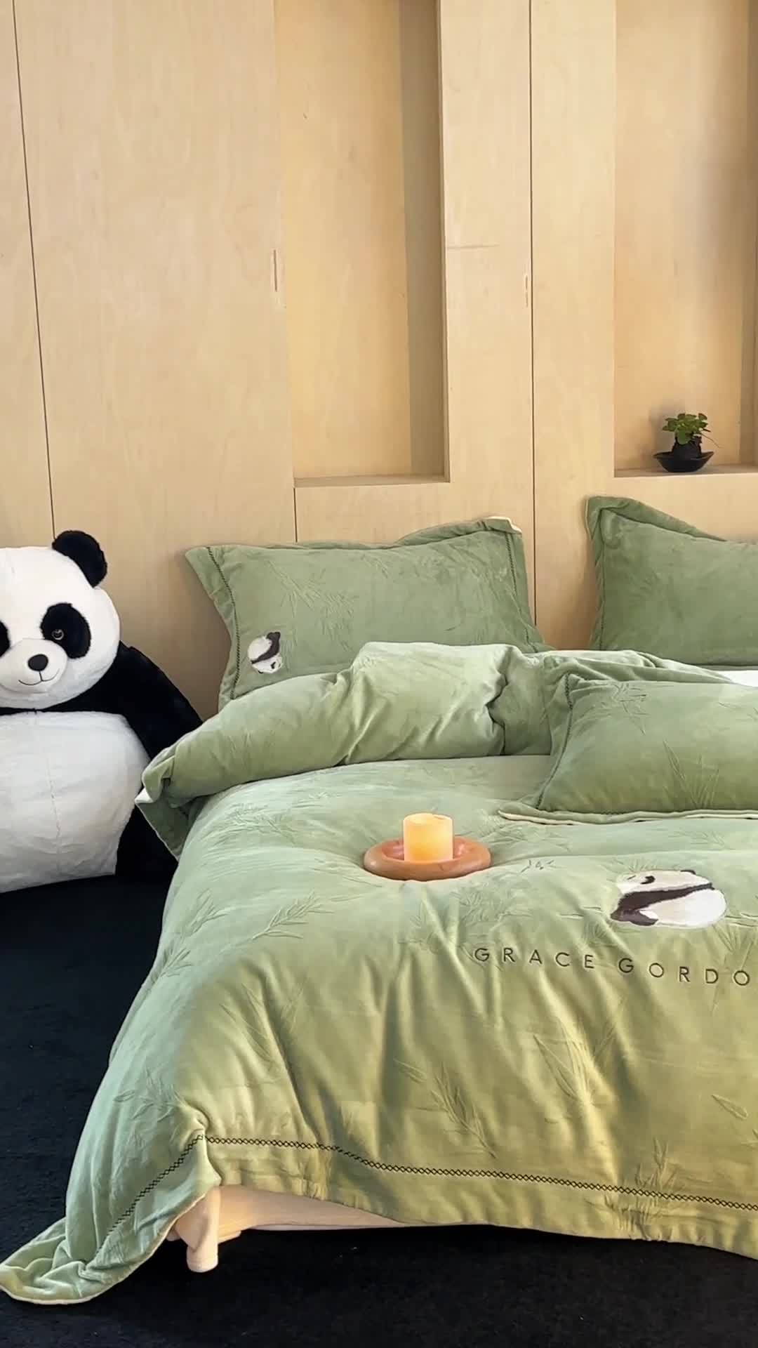 91家纺网 家纺一手货源 找家纺 安莱生活 2023专版锦芙牛奶绒苏绣四件套-花花思竹款-ins网红风 花花思竹-竹绿