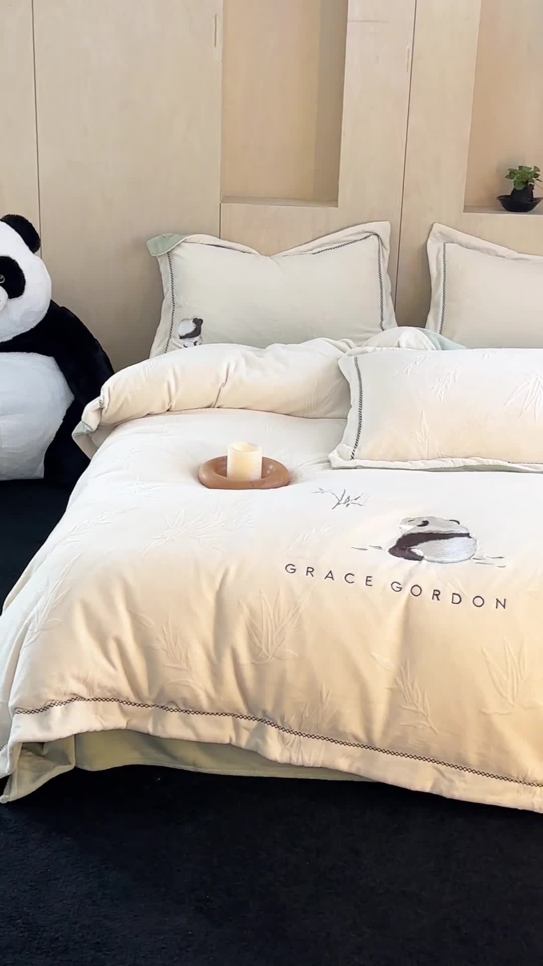 91家纺网 家纺一手货源 找家纺 安莱生活 2023专版锦芙牛奶绒苏绣四件套-花花思竹款-ins网红风 花花思竹-云白