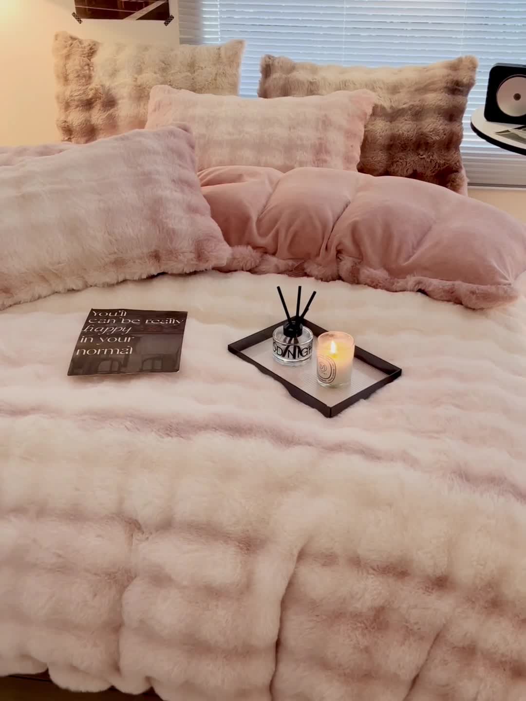 91家纺网 家纺一手货源 找家纺 金爱家 2023新款七彩大泡泡兔兔绒兔毛绒四件套 七彩粉