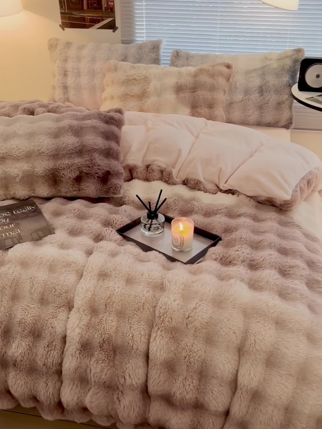 91家纺网 家纺一手货源 找家纺 金爱家 2023新款七彩大泡泡兔兔绒兔毛绒四件套 七彩豆沙