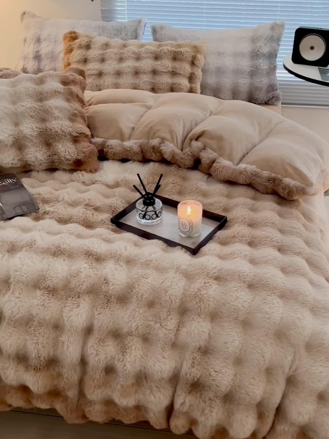 91家纺网 家纺一手货源 找家纺 金爱家 2023新款七彩大泡泡兔兔绒兔毛绒毛毯 七彩咖