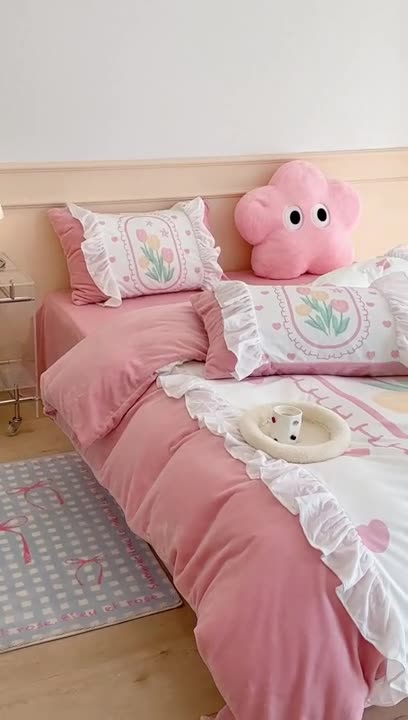 91家纺网 家纺一手货源 找家纺 昔可家纺 2023新款花边数码宝宝绒四件套 粉爱心郁金香