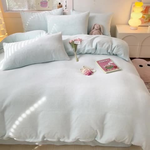 91家纺网 家纺一手货源 找家纺 慕澄家纺 2023新款简约牛奶绒加厚保暖四件套-纯爱 纯爱-纯蓝