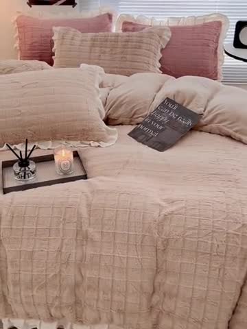 91家纺网 家纺一手货源 找家纺 金爱家 2023新款全消光牛奶绒A类纯色獭兔毛绒立体牛奶绒四件套 兔毛花边咖