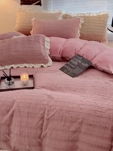 91家纺网 家纺一手货源 找家纺 金爱家 2023新款全消光牛奶绒A类纯色獭兔毛绒立体牛奶绒四件套 兔毛花边蜜粉