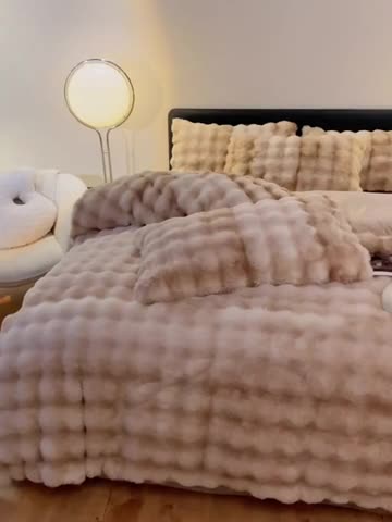 91家纺网 家纺一手货源 找家纺 澳梵 2023新款【极简浪漫】渲染系列-托斯卡纳皮草四件套 渲染-卡其