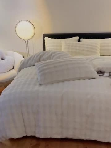 91家纺网 家纺一手货源 找家纺 澳梵 2023新款【极简浪漫】渲染系列-托斯卡纳皮草四件套 舒芙蕾-高级白