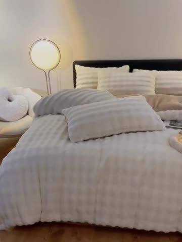 91家纺网 家纺一手货源 找家纺 澳梵 2023新款【极简浪漫】渲染系列-托斯卡纳皮草四件套 舒芙蕾-白卡其