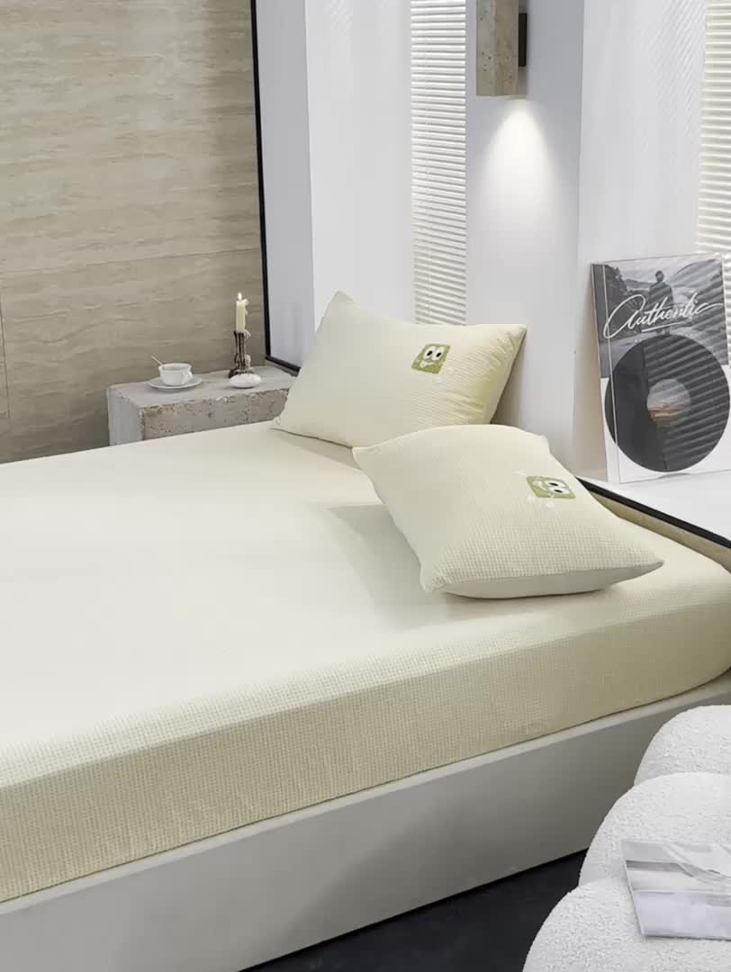 91家纺网 家纺一手货源 找家纺 洋铭区（原狠狠爱）2023新款华夫格单品绒床笠 华夫格 暖黄