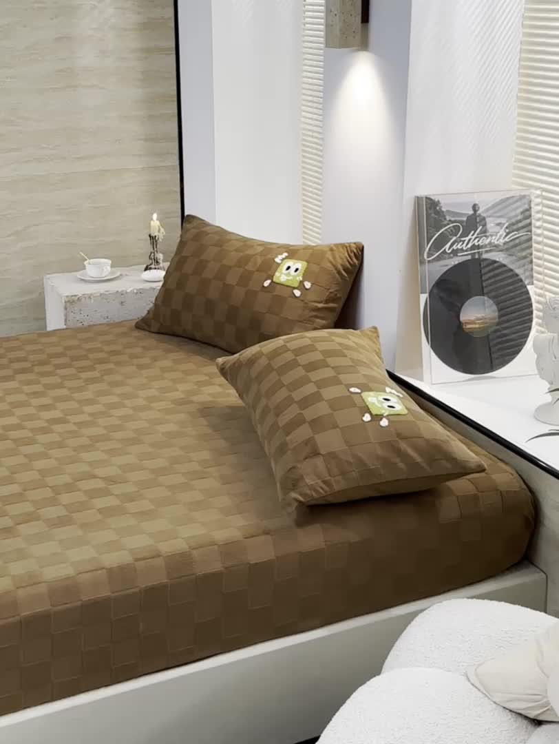 91家纺网 家纺一手货源 找家纺 洋铭区（原狠狠爱）2023新款华夫格单品绒床笠 清格 咖