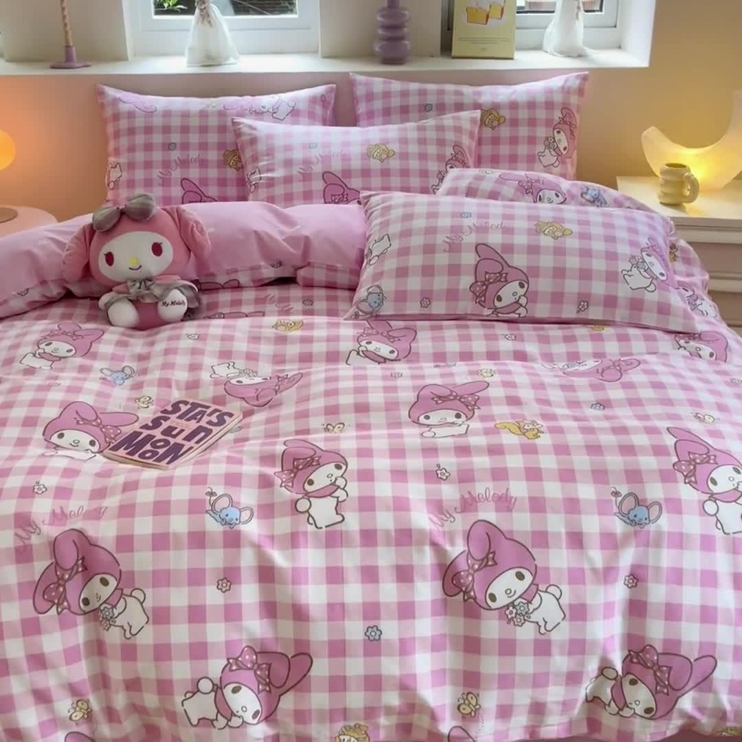 91家纺网 家纺一手货源 找家纺 曼之夏 2023新款全棉三丽鸥卡通四件套 粉格美乐蒂