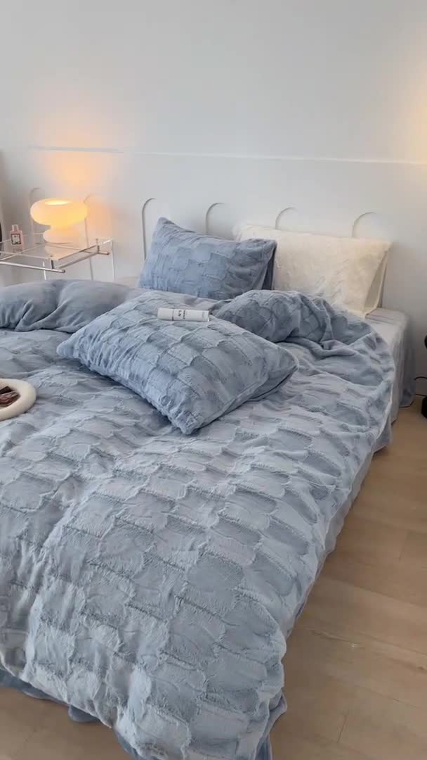 91家纺网 家纺一手货源 找家纺 昔可家纺 2023新款ins风纯色兔兔绒兔毛四件套 格调蓝