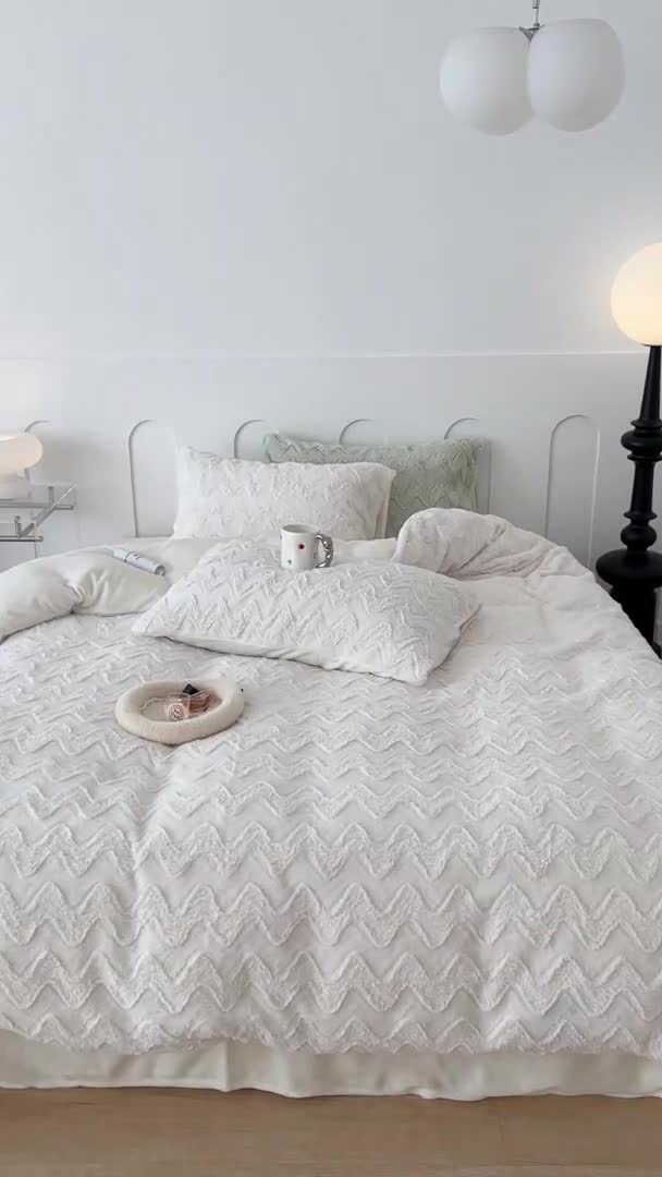 91家纺网 家纺一手货源 找家纺 昔可家纺 2023新款ins风纯色兔兔绒兔毛四件套 奶白波纹