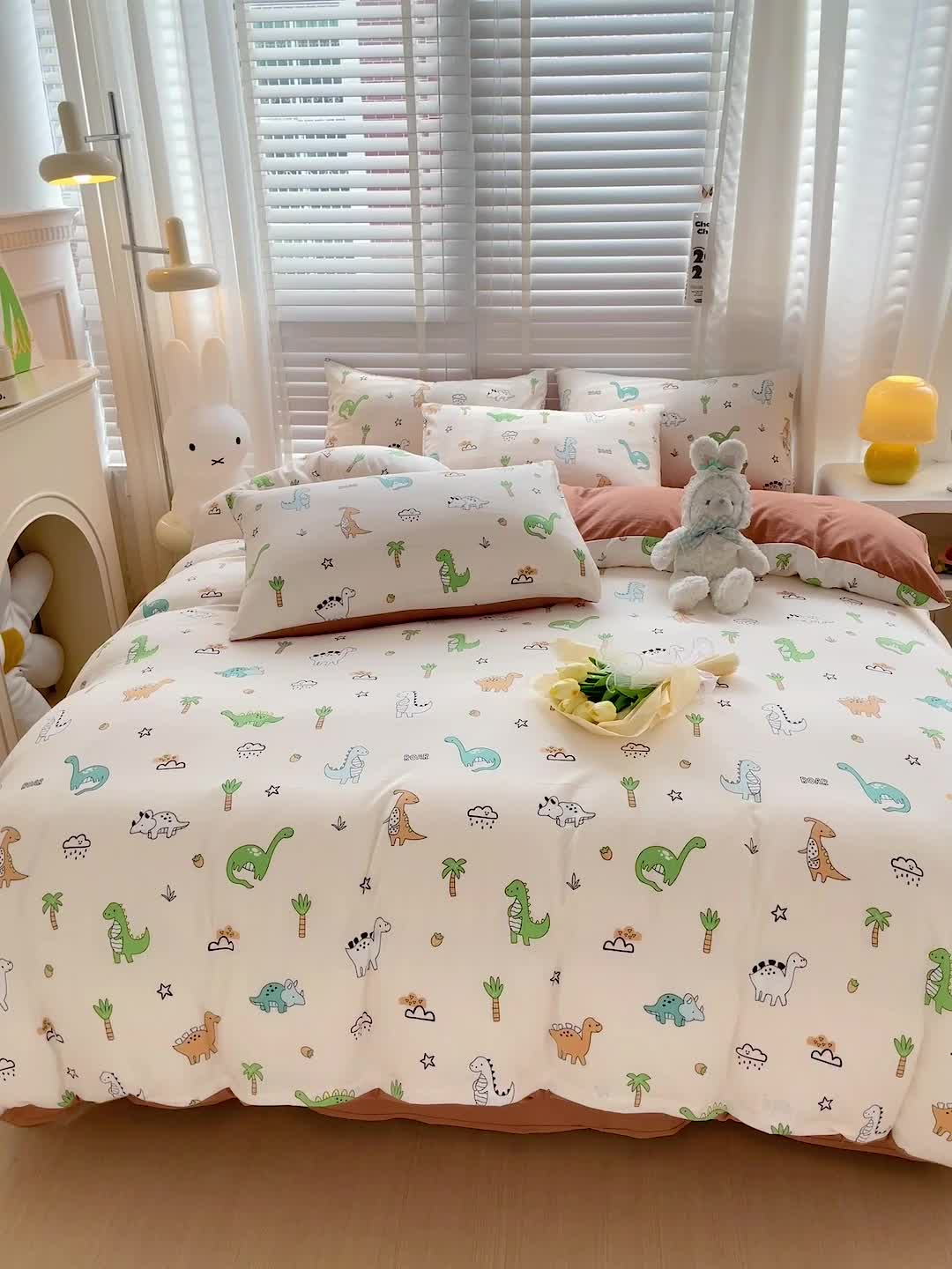 91家纺网 家纺一手货源 找家纺 暖芯优选2023新款超柔有氧小竺提花棉双层纱学生四件套 恐龙星球