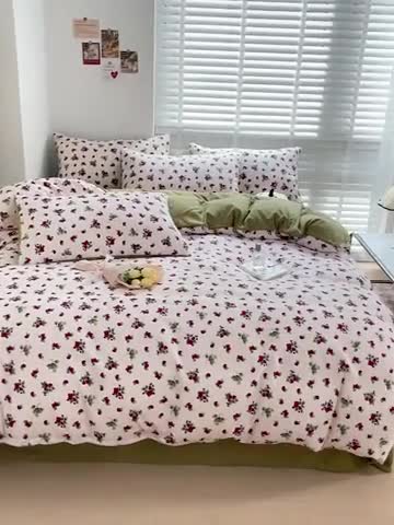 91家纺网 家纺一手货源 找家纺 暖芯优选2023新款超柔有氧小竺提花棉双层纱学生四件套 小草莓