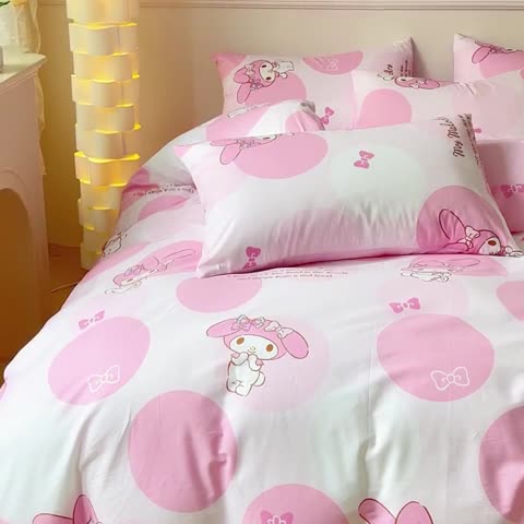 91家纺网 家纺一手货源 找家纺 金丝鸟家纺 2023新款全棉印花三利欧库洛米系列四件套 圆圈兔