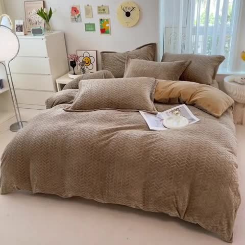 91家纺网 家纺一手货源 找家纺 全季家居  2023新款麦穗纹高克重牛奶绒色织提花被套单件 卡其