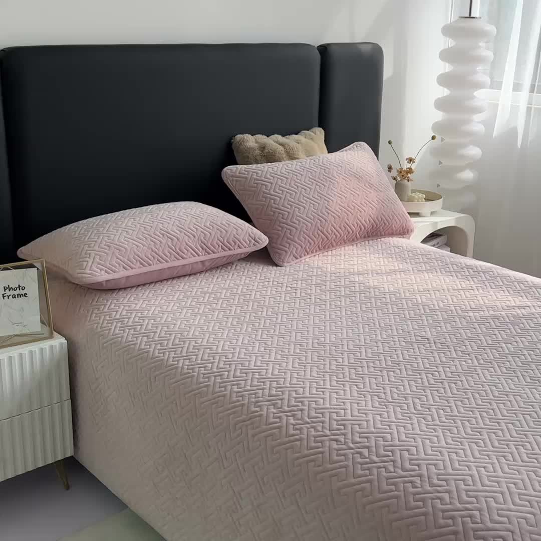 91家纺网 家纺一手货源 找家纺 恋绒家纺 2025新款高克重240克宝宝绒床盖一面绒一面棉床罩 蔷薇粉