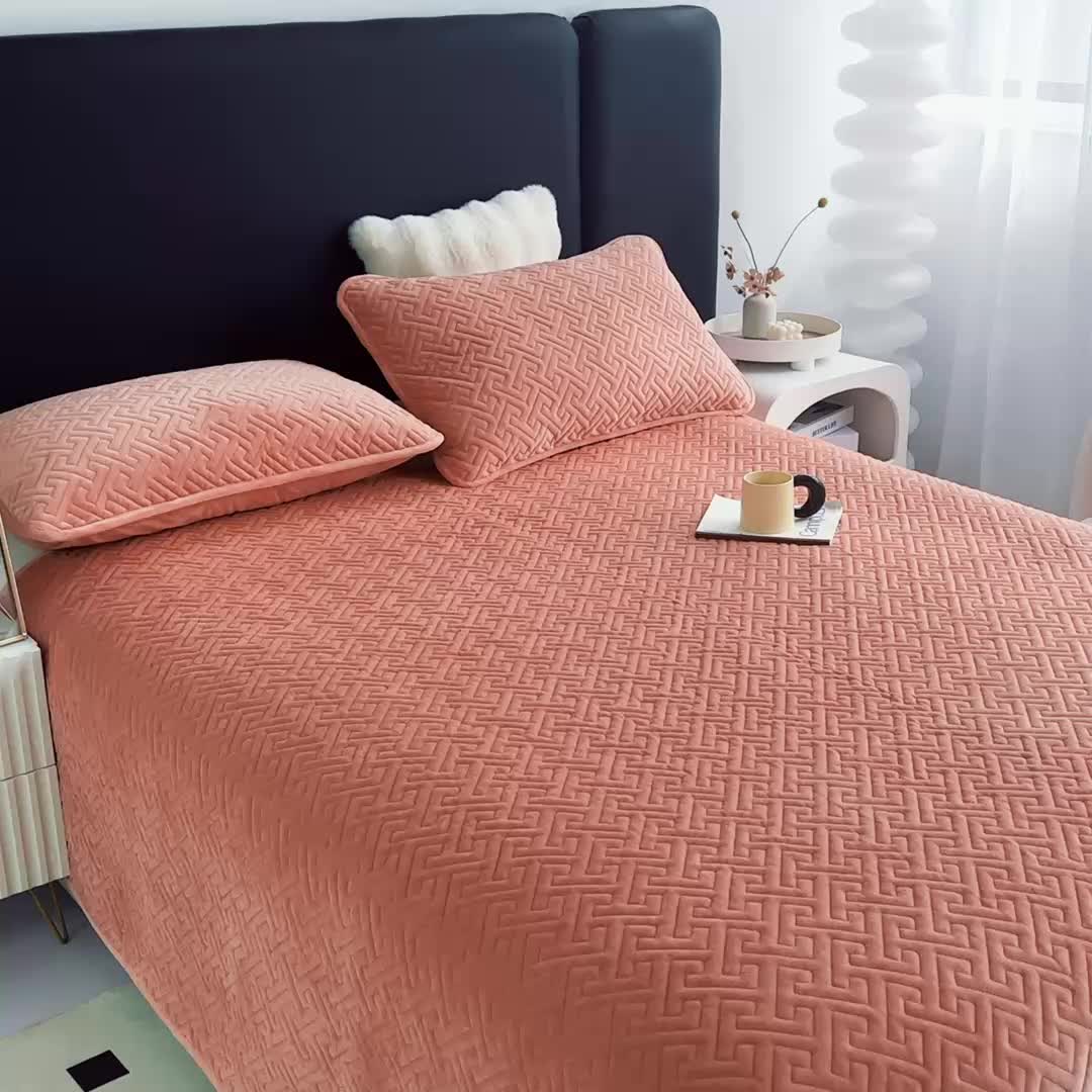 91家纺网 家纺一手货源 找家纺 恋绒家纺 2025新款高克重240克宝宝绒床盖一面绒一面棉床罩 慵懒橘