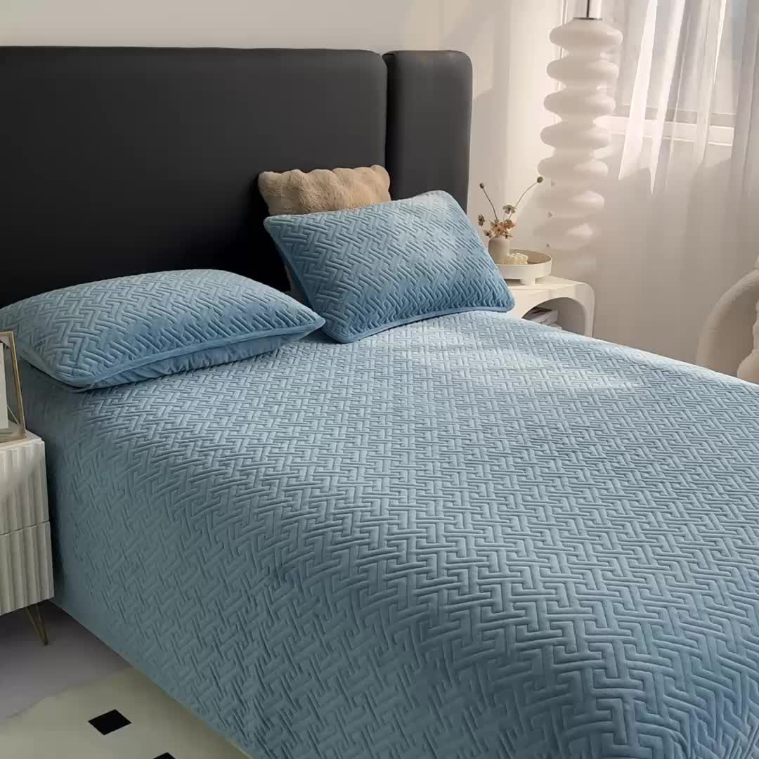 91家纺网 家纺一手货源 找家纺 恋绒家纺 2025新款高克重240克宝宝绒床盖一面绒一面棉床罩 宾利蓝