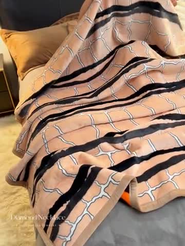 91家纺网 家纺一手货源 找家纺 21度C 2023新款轻奢云朵绒多功能双层复合毯 斑马纹