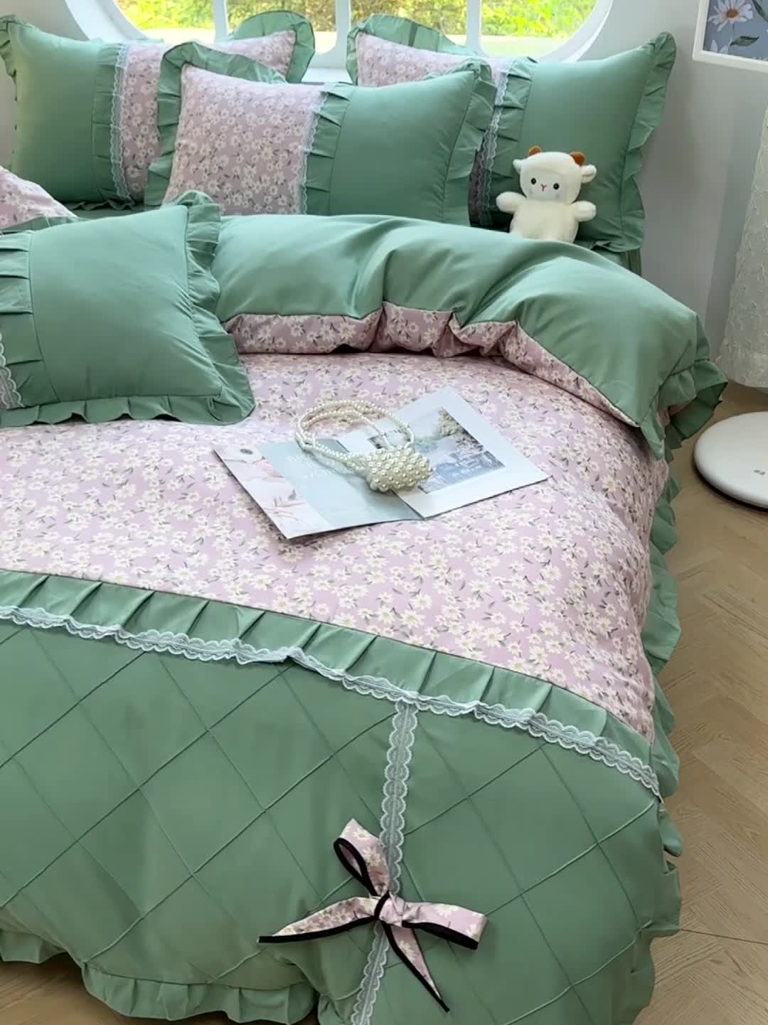 91家纺网 家纺一手货源 找家纺 金米诺 2024新款蝴蝶结韩版蕾丝花边床裙四件套 小雏菊-樱花粉