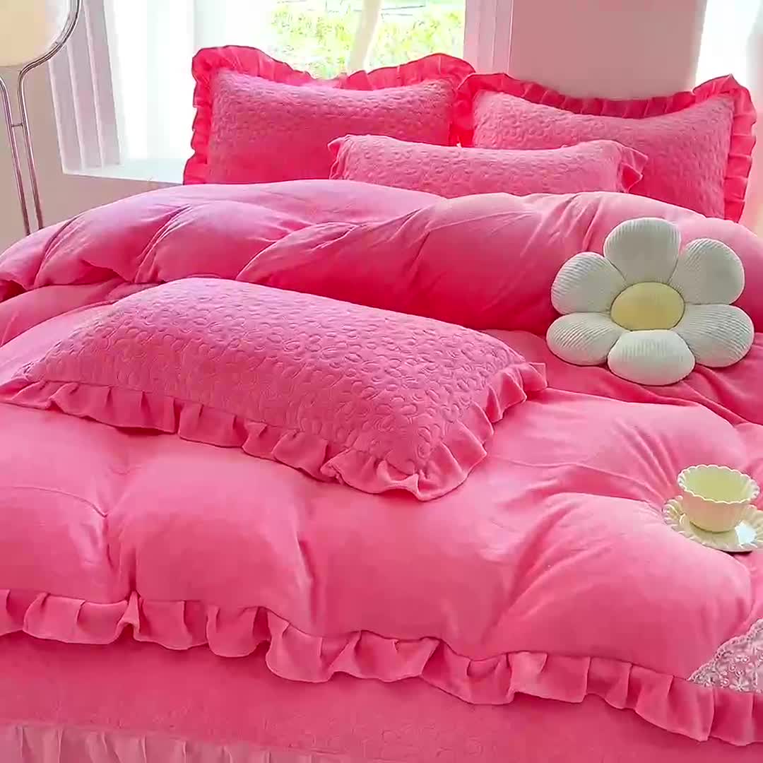 91家纺网 家纺一手货源 找家纺 漫布云家纺2023新款浪漫花语秋冬保暖加厚牛奶绒夹棉床盖四件套