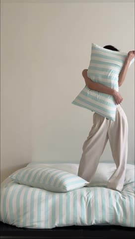 91家纺网 家纺一手货源 找家纺 玛奇朵 2023新款色织双层皱纱-韩系条纹四件套 韩系条纹-蔚蓝