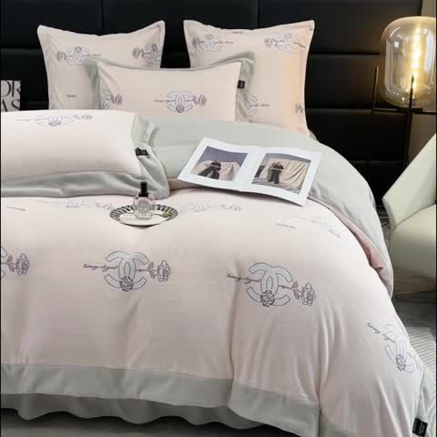 91家纺网 家纺一手货源 找家纺 (总) 品家居 2025新款5D雕花牛奶绒四件套-心动玫瑰