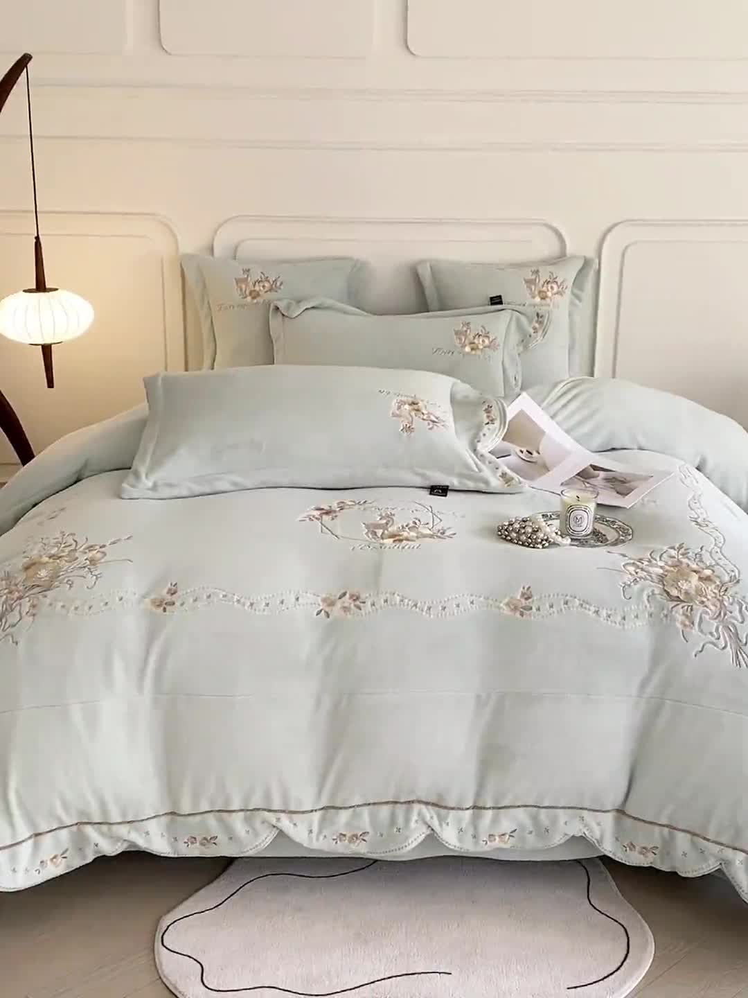 91家纺网 家纺一手货源 找家纺 品家居 2025新款牛奶绒绣花四件套-露珠 露珠-浅绿色