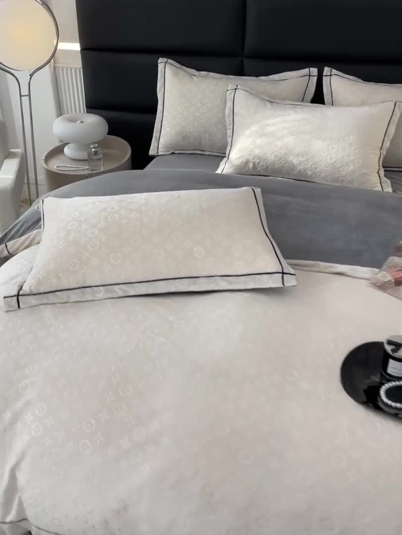 91家纺网 家纺一手货源 找家纺 （总）老K (原美阁） 2024新款婴儿绒牛奶绒简约绒四件套-路易