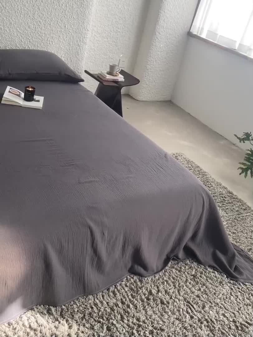 91家纺网 家纺一手货源 找家纺 安莱生活2024新款绉纱美拉德色纯色单品床单 黑巧