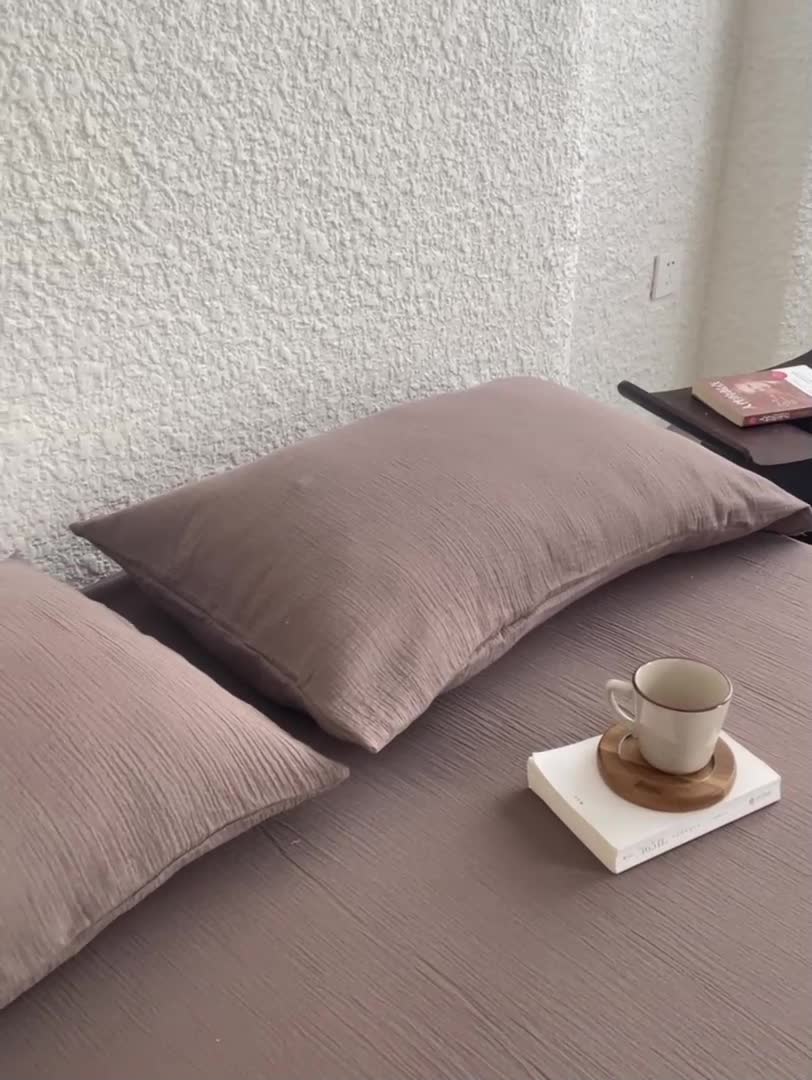 91家纺网 家纺一手货源 找家纺 安莱生活2024新款绉纱美拉德色纯色单品枕套 糖棕