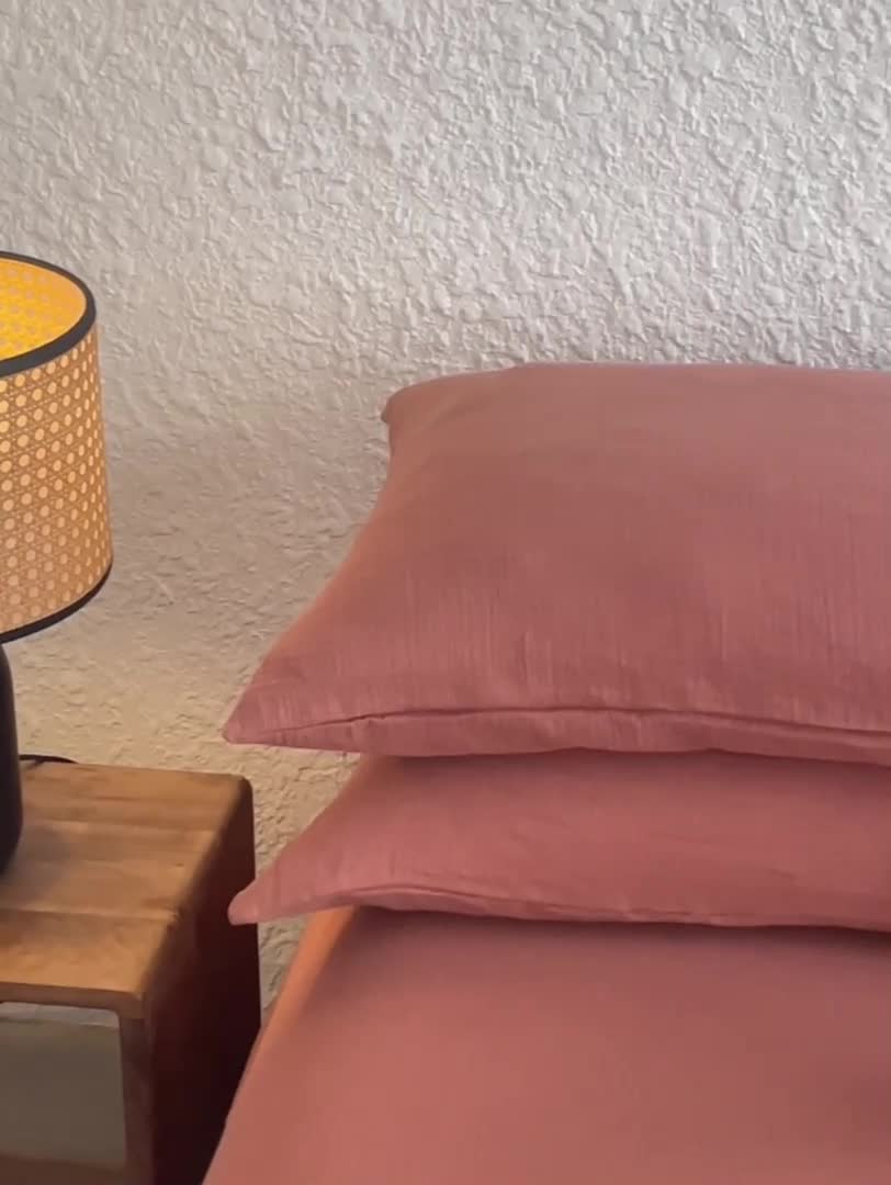 91家纺网 家纺一手货源 找家纺 安莱生活2024新款绉纱美拉德色纯色单品枕套 太妃