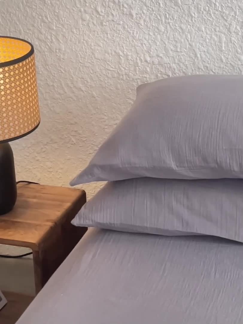 91家纺网 家纺一手货源 找家纺 安莱生活2024新款绉纱美拉德色纯色单品枕套 水泥