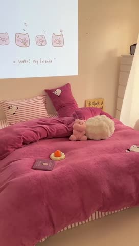 91家纺网 家纺一手货源 找家纺 柚子YOUTH 2023新款高克重牛奶绒毛巾绣四件套 粉红猪