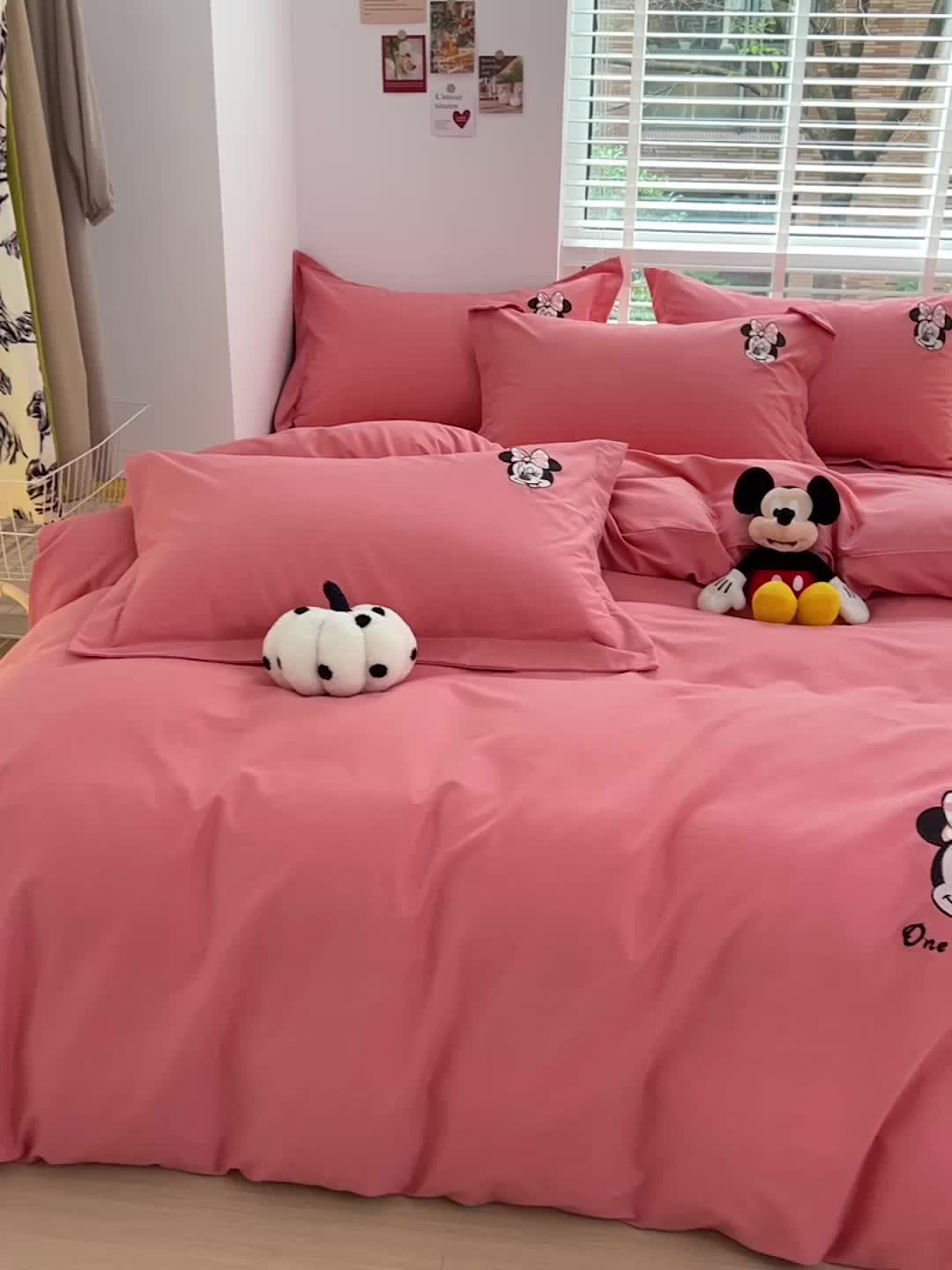 91家纺网 家纺一手货源 找家纺 慕尚家纺 2025新款迪士尼全棉磨毛刺绣系列四件套 米妮豆沙