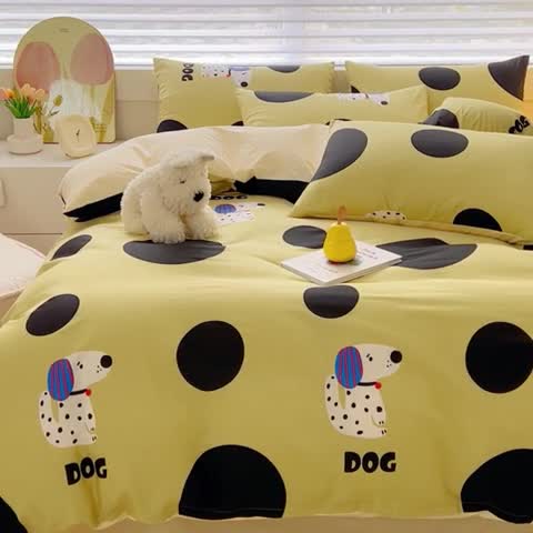 91家纺网 家纺一手货源 找家纺 金丝鸟 2024新款全棉可爱卡通四件套 绿色大波点狗