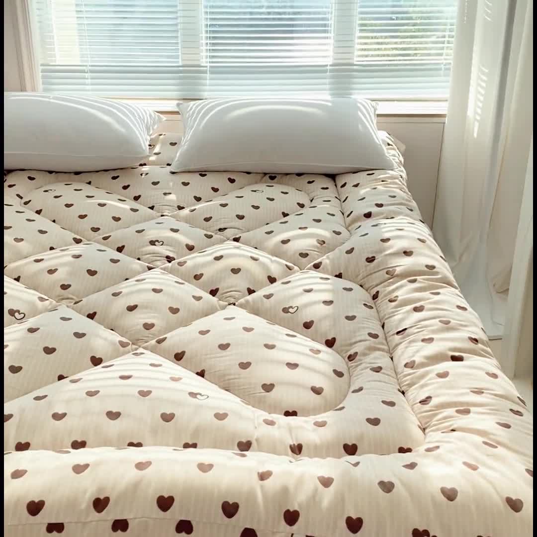 91家纺网 家纺一手货源 找家纺 缦卡琳家纺 2024新款活性生态棉大豆床垫 一心一意