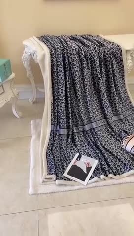 91家纺网 家纺一手货源 找家纺 卡奥 2024新款双层复合云貂绒北极绒休闲毛毯 黑豹点