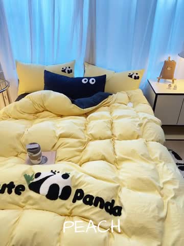 91家纺网 家纺一手货源 找家纺 葡萄家 2024新款超柔水洗棉毛巾绣四件套 毛巾绣水洗棉-趴睡熊猫